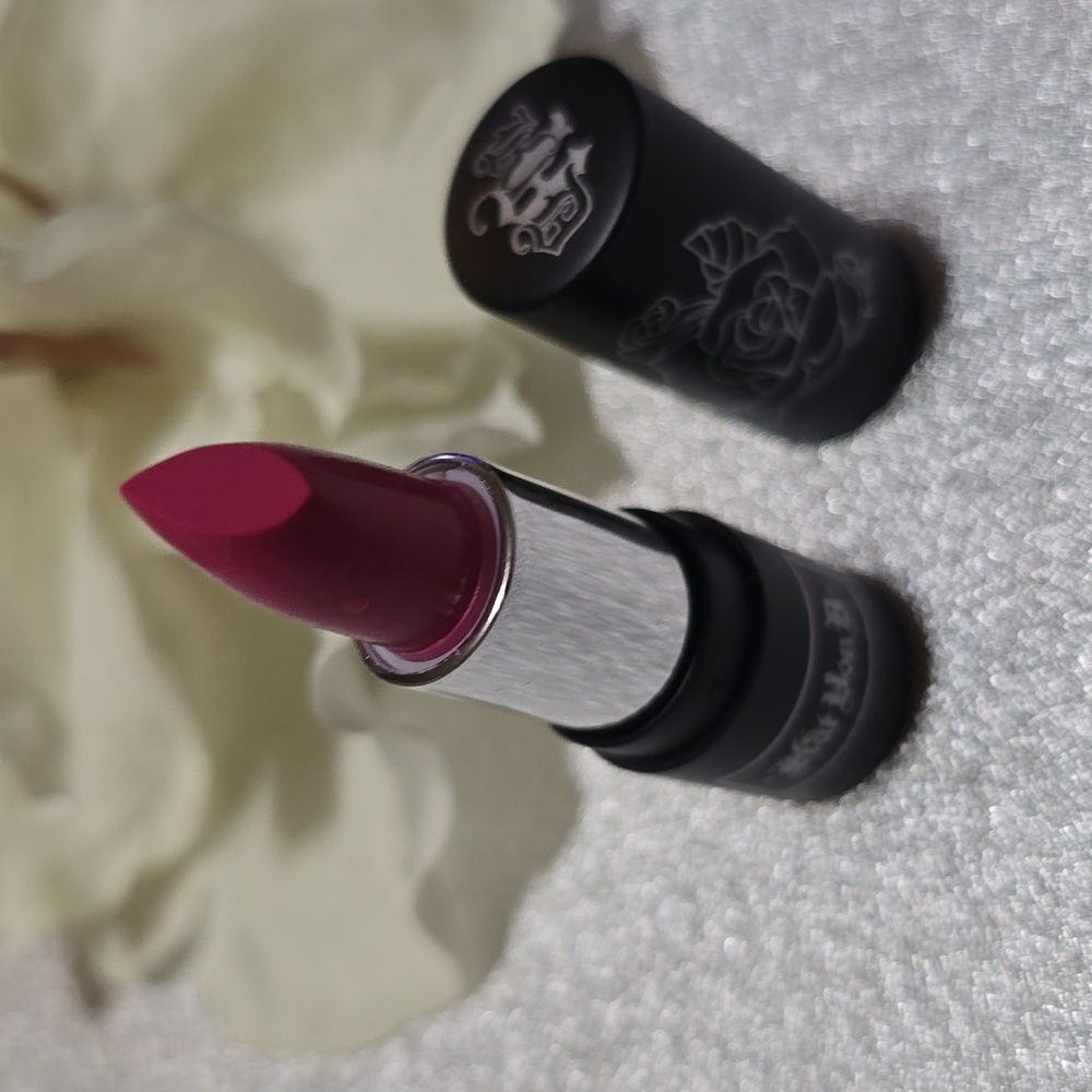 ❇️🧚‍♀️BACKSTAGE BAMBI Kat VON D RARE MINI Painted Lipstick NWOBox - Picture 4 of 4